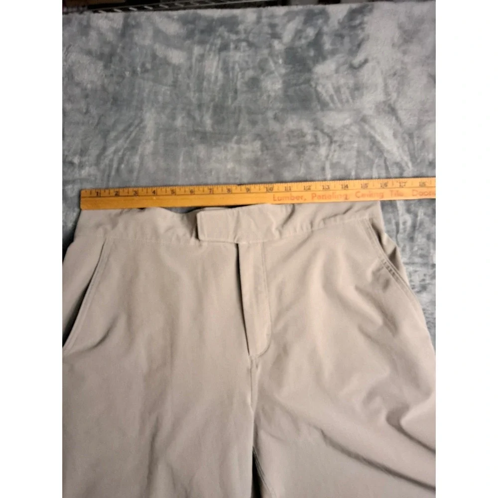 Nike Dri-FIT Mens Training Shorts Khaki Tan Mesh Inset Size Medium RN56323